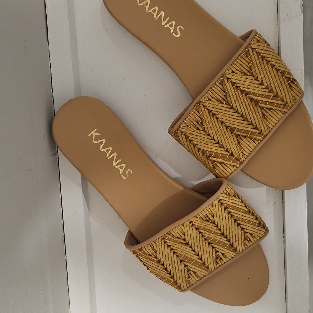 Kanna Tan Slide Sandals with Woven Strap Size 7